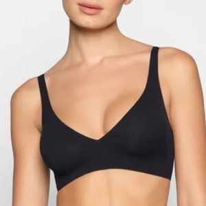 SKIMS Naked Plunge Bra